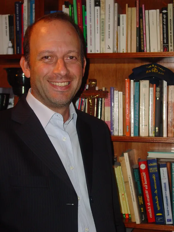 Profesor Hugo Landolfi cursos de afinación de pianos